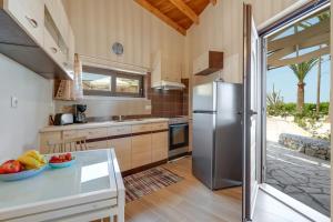 Renas Rustic retreat