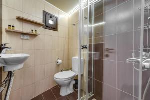 Renas Rustic retreat