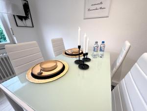 One Bed and One Sofa Bed, Self Check in, Invoice