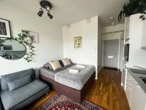 Cozy studio in Vantaa, Near Airport with Parking - Jokivarsi