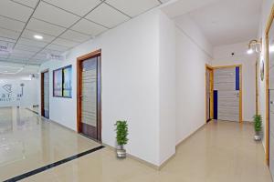 Hotel Solitaire, Best Luxurious Hotel AC Rooms In Surat