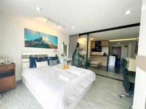 hillside宁曼路度假温馨公寓山景房带浴缸wifi超大阳台有洗衣机 30天以上可享免费泳池