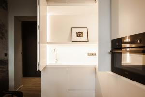 Luxury studio with a park view