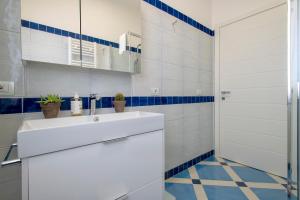 Blue Penthouse img15