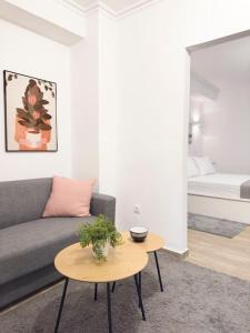 Petite Retreat in Kolonaki, Athens Netflix