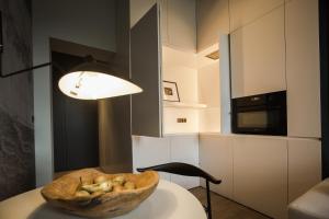 Luxury studio with a park view