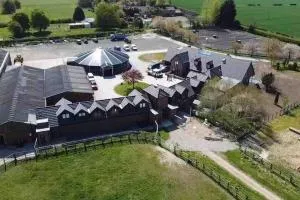 Appaloosa suite with amazing views of stud farm. - Cranswick