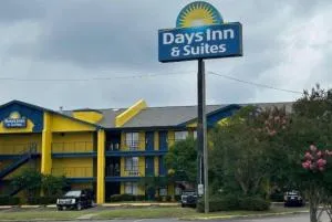 Days Inn & Suites Mobile - 莫比尔提尔曼斯角