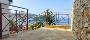 Villa Tato: Horizon Haven with Panoramic Sea Views in Himare.