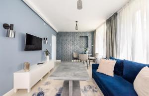 Wiejska Glamour Apartment by BookingHost