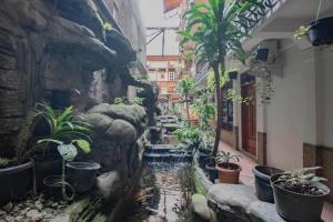 RedDoorz at Arwiga Hotel near RS Hasan Sadikin Bandung