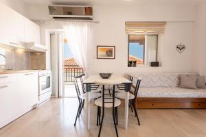 F & B Summer Collection - Kassandra - Polichrono