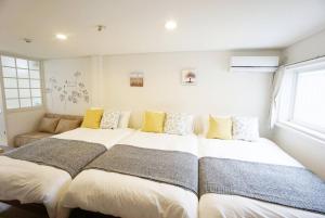 Apartment House White Mansion 401