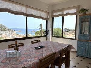 LETS HOLIDAYS Beautiful house sea views