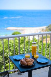 Appartements Evasion cotiere : terrasse, mer et plage Marquet : photos des chambres