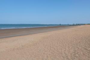 Maisons de vacances Maison avec piscine a 200m de la plage : photos des chambres