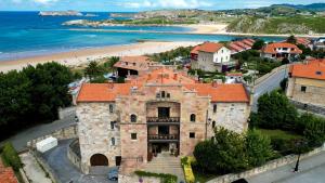 Apartamentos Costa Esmeralda - 3hvězdičkové hotely ve městě Suances