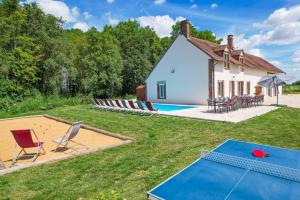 So Villa Les Houx 45 - Heated pool - Soccer - 2h from Paris - 30 beds