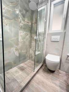 95sqm 7min Center 2bdrms 2Airco Gas heating Marble Wc 3SmartTvs