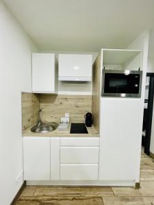 Studio piscine plages à pied