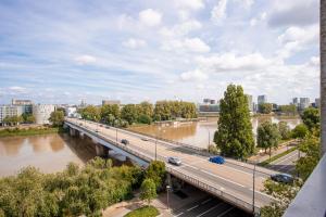 Escapade sur lîle de Nantes avec vue sur la Loire