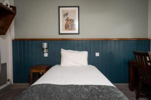 Single Room room in Cocked Hat by Greene King Inns