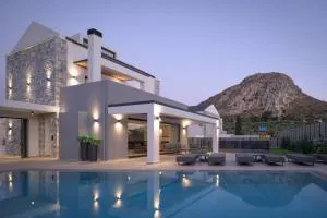 Monti Luxury Villa, with Heated Pool & Hot Tub - 莱弗考基亚