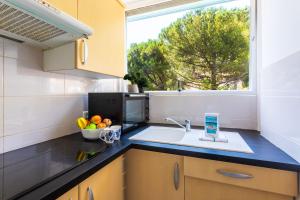 Appartements BEAULIEU MARINONI AP4374 By Riviera Holiday Homes : photos des chambres