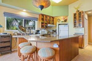 Kahaluu Beach Villas 303