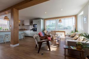 Beautiful Beach house in front of the Ocean
