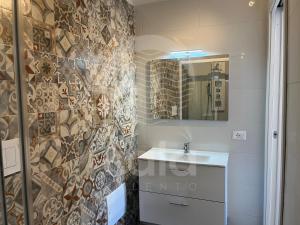 Room 404 - Piano Primo