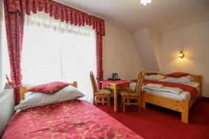 Pod Tatrami 2 - duży parking, świetna lokalizacja przy wyciągu narciarskim - obok restauracji