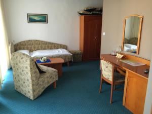 Twin Room with Bath room in Hotel Dukla