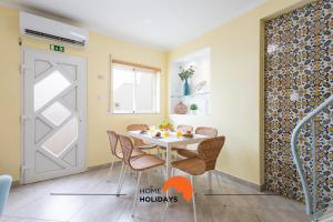 #086 Fish House by Home Holidays