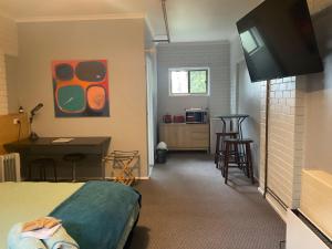 Treetops Silvan Valley Lodge - suite 3