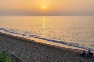 Cubos El Faro Beach Apartment with Pool