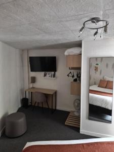 Hotels Hotel les Platanes : photos des chambres