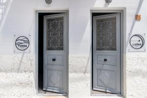 LUNA & TERRA APARTMENTS SYROS