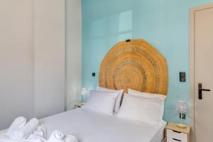 LUNA & TERRA APARTMENTS SYROS