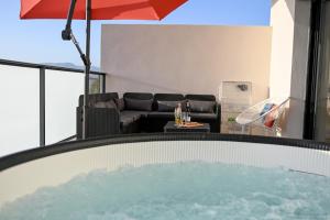 Appartements Porticcio Vacations - Terrasse, Piscine, Jacuzzi, Vue Mer, Clim - by TGB : photos des chambres