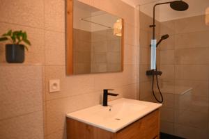 Appartements Porticcio Vacations - Terrasse, Piscine, Jacuzzi, Clim - by TGB : photos des chambres