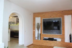 Apartments Mia with pool near Medulin