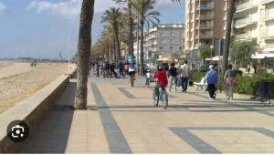 apartamento cerca playa ,estación tren y garaje gratis en finca - Segur de Calafell