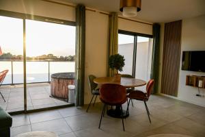 Appartements Porticcio Vacations - Terrasse, Piscine, Jacuzzi, Clim - by TGB : photos des chambres