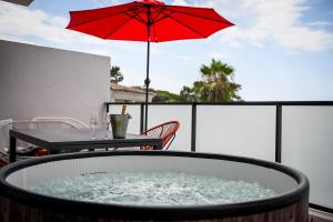 Appartements Porticcio Vacations - Terrasse, Piscine, Jacuzzi, Vue Mer, Clim - by TGB : photos des chambres