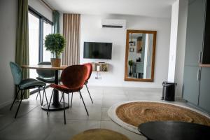 Appartements Porticcio Vacations - Terrasse, Piscine, Jacuzzi, Vue Mer, Clim - by TGB : photos des chambres