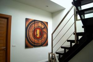 Stunning 4-BR House with Inviting Swimming Pool