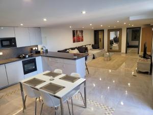 luxury apartments sea views with pool