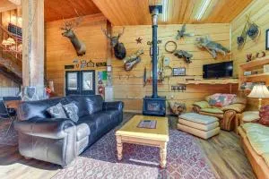 Cozy Cora Studio Cabin with Wind River Mtn Views - Cora