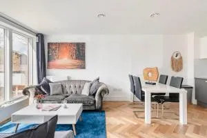 A Modern Lavish En-suite Bedroom - West Norwood